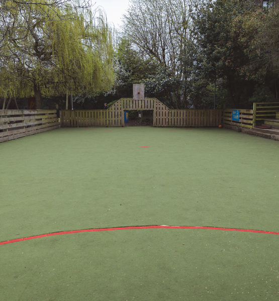 childrens-outdoor-sports-area Well-maintained outdoor sports and play